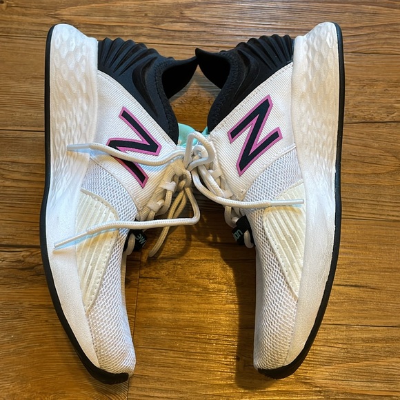 New Balance gym shoes size 8 - Picture 2 of 7